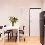 Casa Moderna -Two Bedroom Apartment