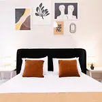 Casa Moderna -Two Bedroom Apartment